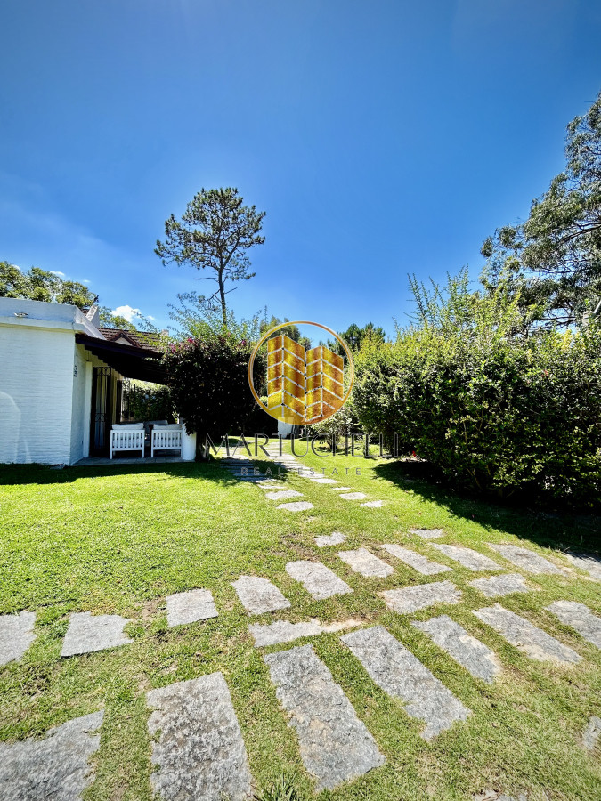Casa ID.75 - Amplio Chalet en venta, ubicado en Punta del Este