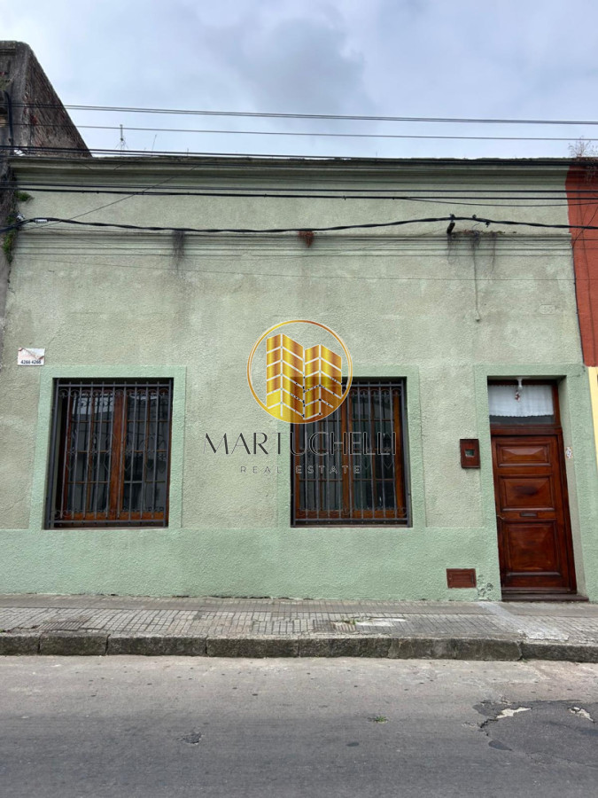 Casa ID.144 - Casa en venta en el centro de San Carlos - 3 dormitorios, parque y parrillero