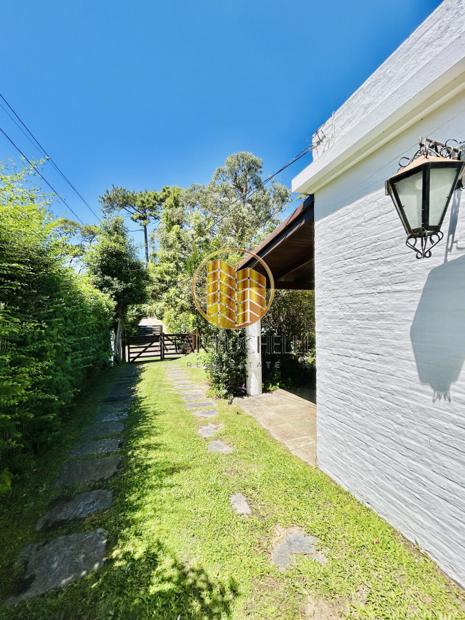 Casa ID.75 - Amplio Chalet en venta, ubicado en Punta del Este