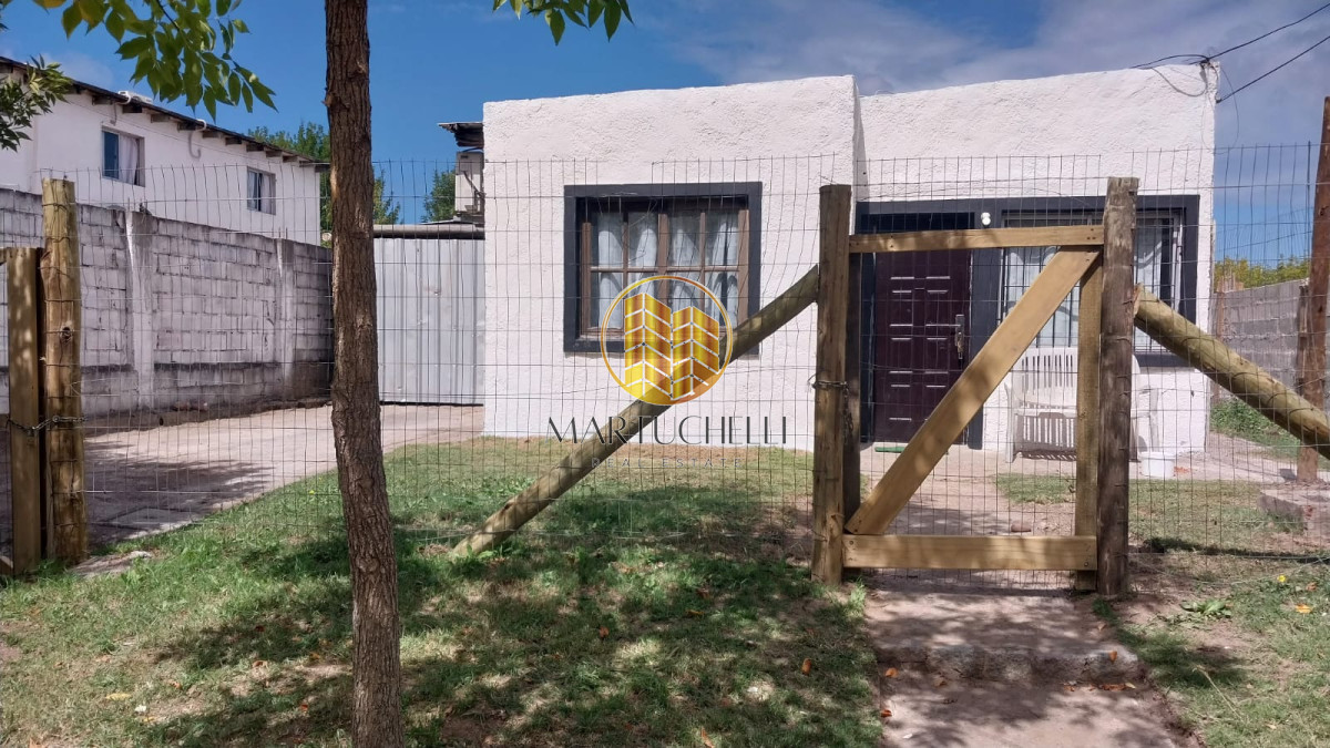 Casa ID.205 - Alquiler en Maldonado - Casa de 2 dormitorios con cochera