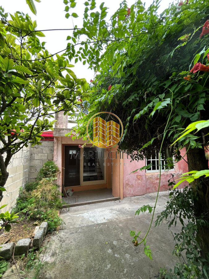 Casa ID.144 - Casa en venta en el centro de San Carlos - 3 dormitorios, parque y parrillero