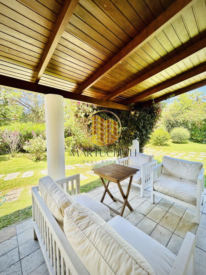 Casa ID.75 - Amplio Chalet en venta, ubicado en Punta del Este