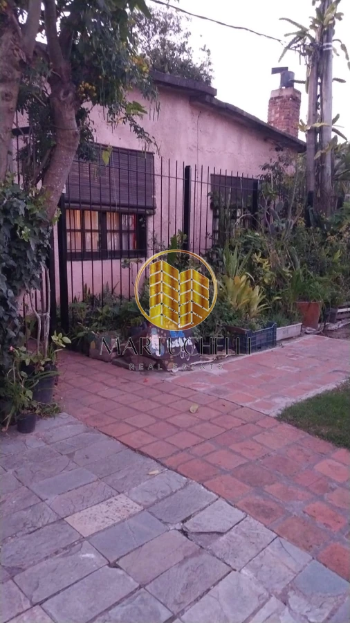 Casa ID.109 - Casa con Local Comercial en Venta, San Carlos