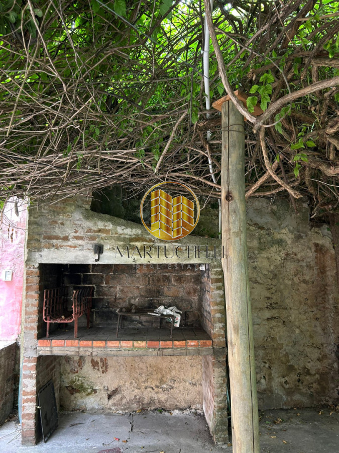 Casa ID.144 - Casa en venta en el centro de San Carlos - 3 dormitorios, parque y parrillero