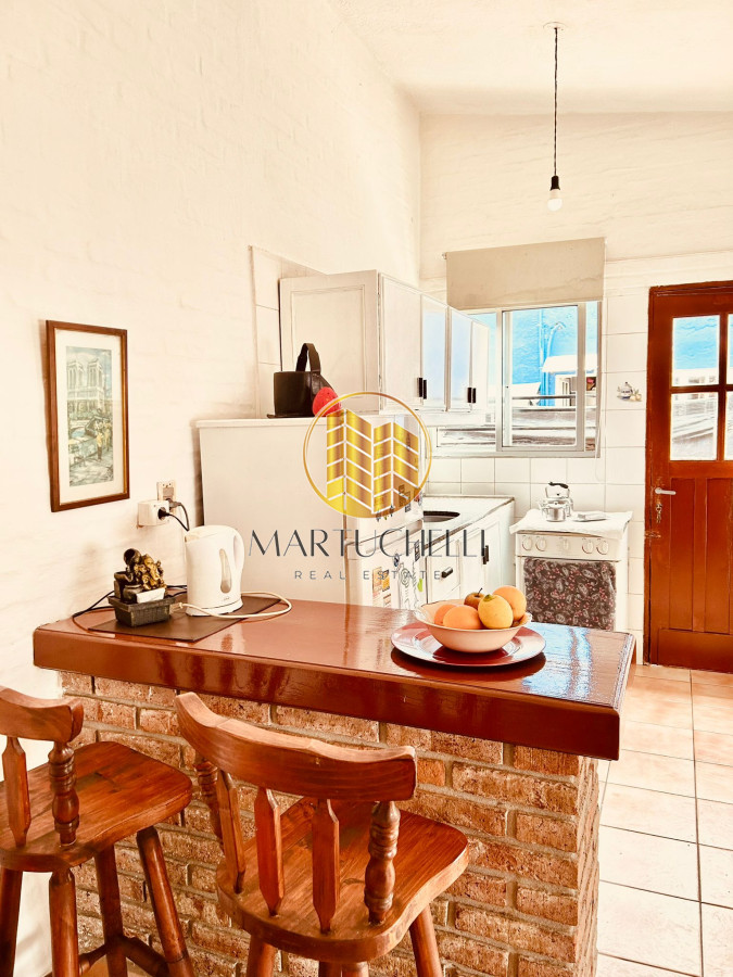 Casa ID.44 - Amplia Casa de 3 Dormitorios, con Monoambiente y Parque, cerca de la Playa