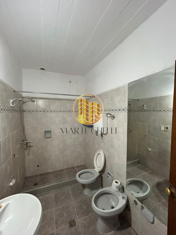 Casa ID.144 - Casa en venta en el centro de San Carlos - 3 dormitorios, parque y parrillero