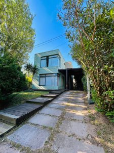 Venta Casa en La Barra, 4 dormitorios, a pasos de la playa