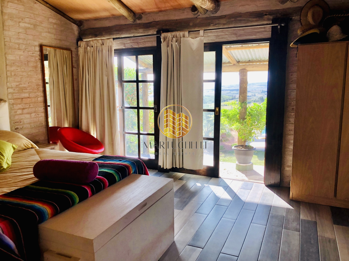 Chacra ID.41 - Chacra de 7 hectáreas con 2 casas, piscina, invernáculos en Venta