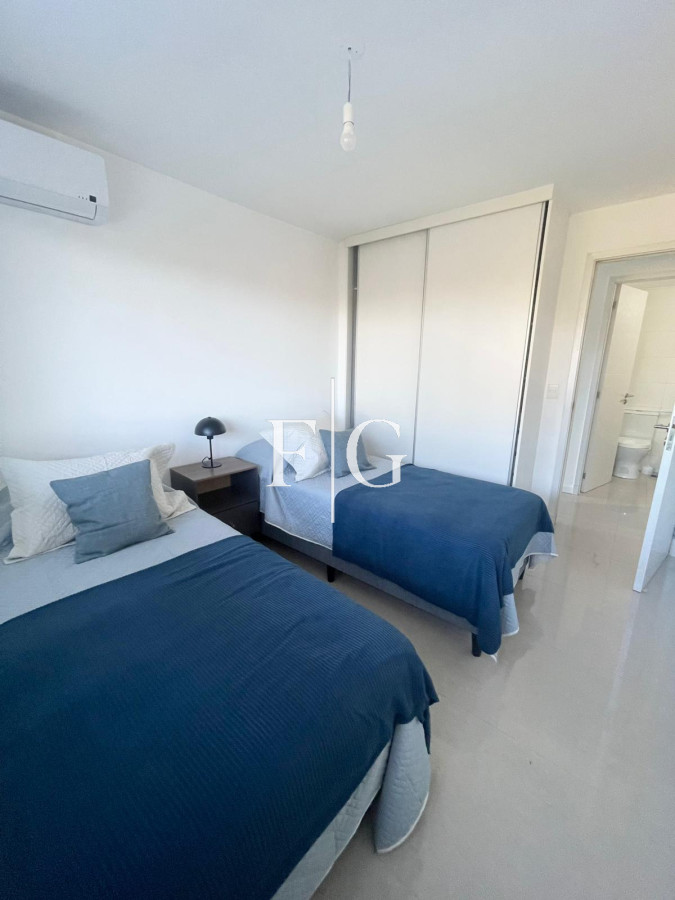 Apartamento ID.933 - HERMOSO PENT HOUSE EN ALQUILER ANUAL EN PUNTA DEL ESTE