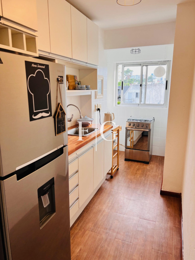 Apartamento ID.956 - Apto 2 dormitorios 2 baños, amplia terraza, garaje, excelente ubicación