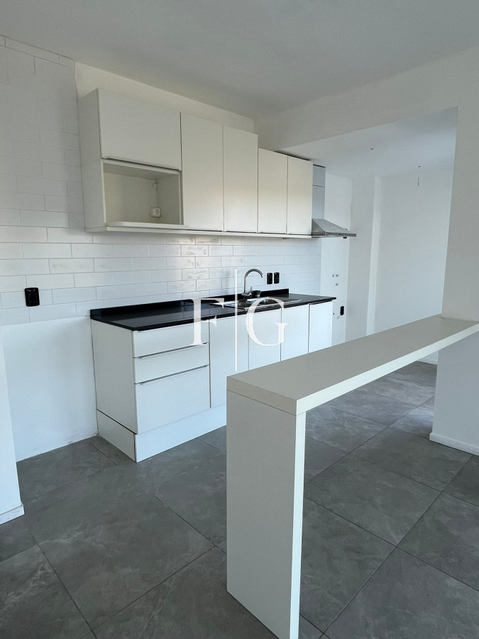 Apartamento ID.953 - ALQUILER ANUAL EN PUNTA DEL ESTE SIN MUEBLES