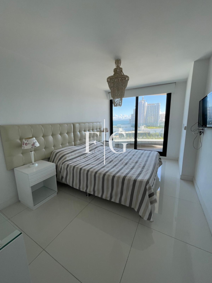 Apartamento ID.918 - Oportunidad apartamento 2 dormitorios, a pasos del mar playa Mansa y Brava