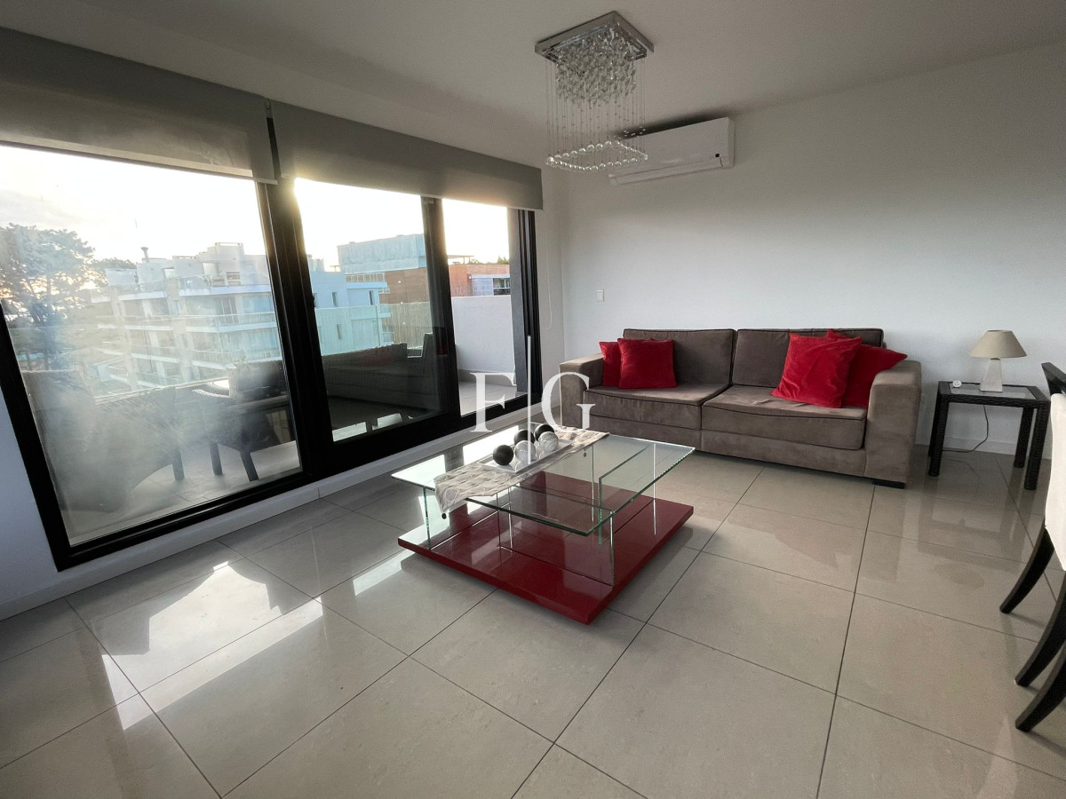 Apartamento ID.935 - HERMOSO PENT HOUSE EN VENTA. ZONA ARCOBALENO 2 DORMITORIOS 3 BAÑOS