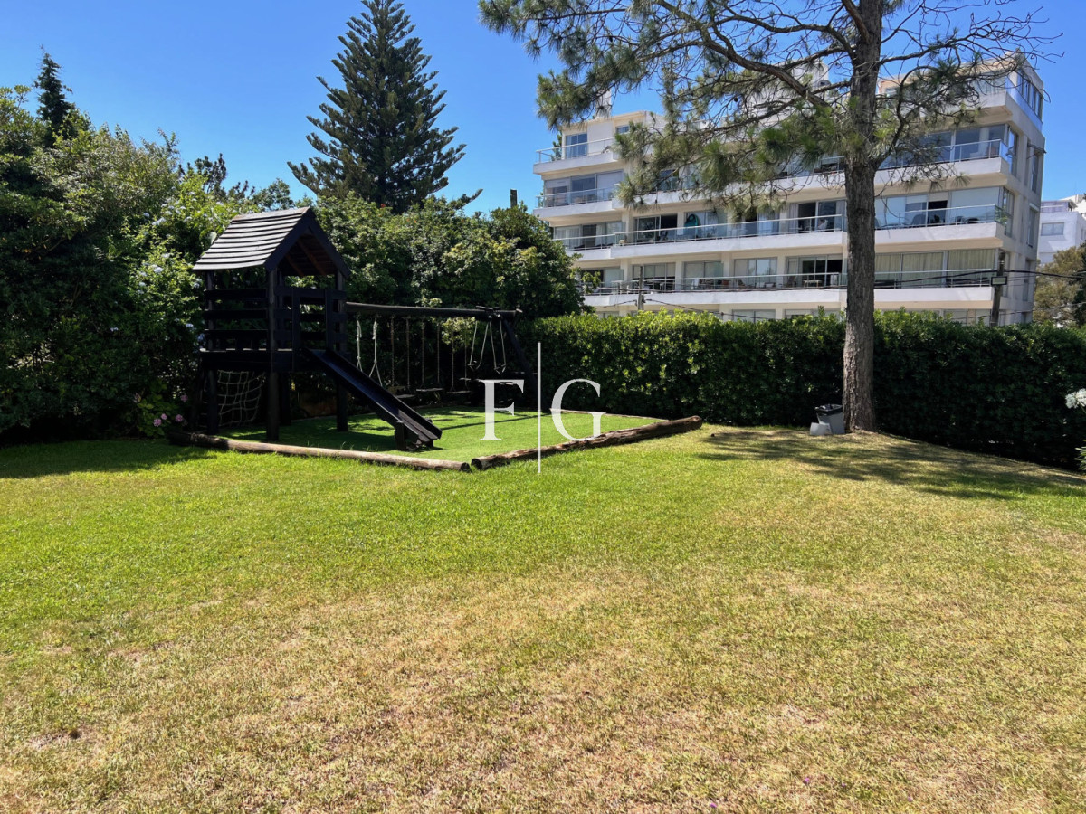 Apartamento ID.956 - Apto 2 dormitorios 2 baños, amplia terraza, garaje, excelente ubicación