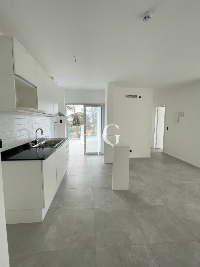 Apartamento ID.950 - ALQUILER ANUAL SIN MUEBLES EN PUNTA DEL ESTE CON O SIN MUEBLES