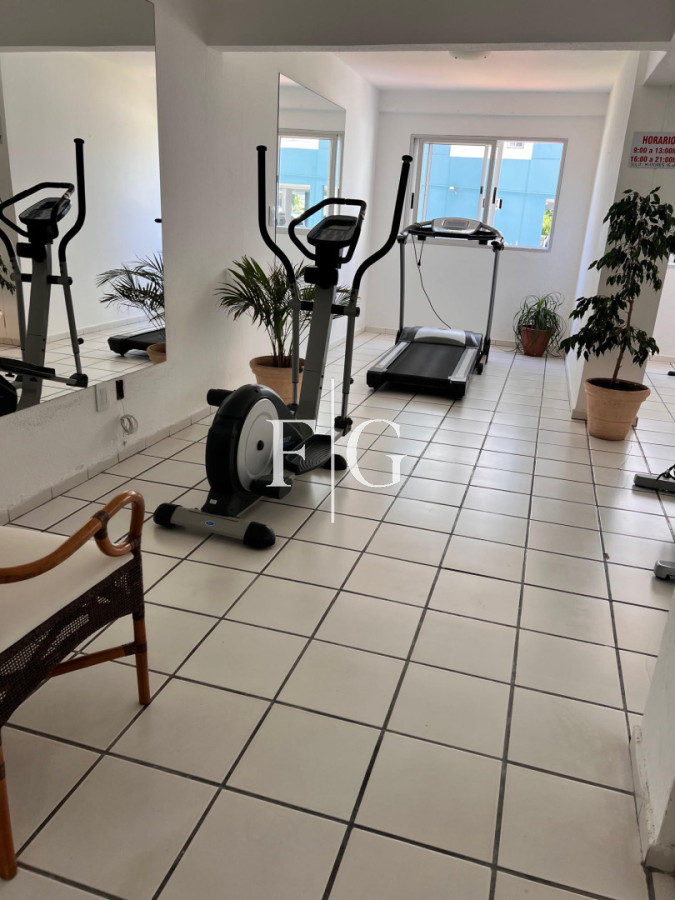 Apartamento ID.956 - Apto 2 dormitorios 2 baños, amplia terraza, garaje, excelente ubicación