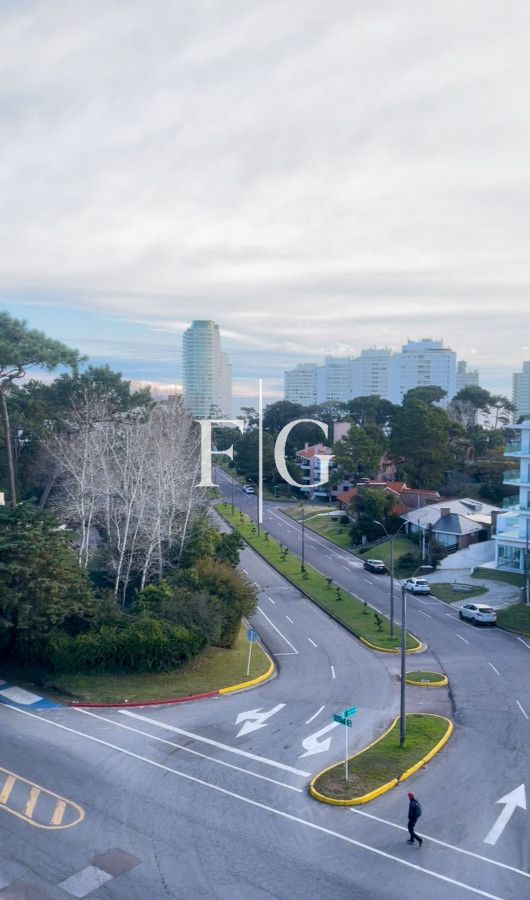 Apartamento ID.935 - HERMOSO PENT HOUSE EN VENTA. ZONA ARCOBALENO 2 DORMITORIOS 3 BAÑOS