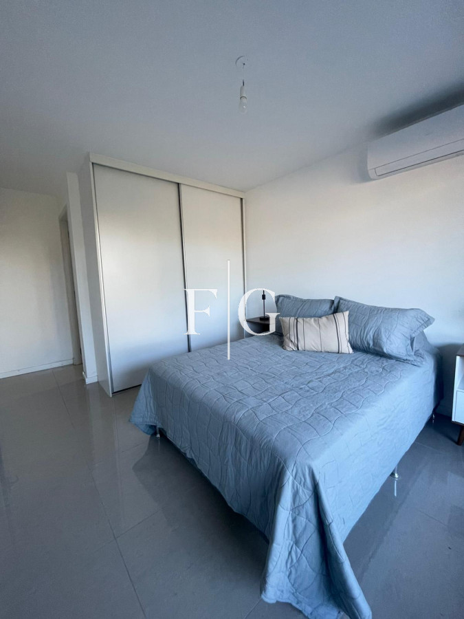 Apartamento ID.933 - HERMOSO PENT HOUSE EN ALQUILER ANUAL EN PUNTA DEL ESTE