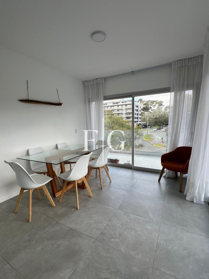 Apartamento ID.969 - ALQUILER ANUAL EN PUNTA DEL ESTE SIN MUEBLES