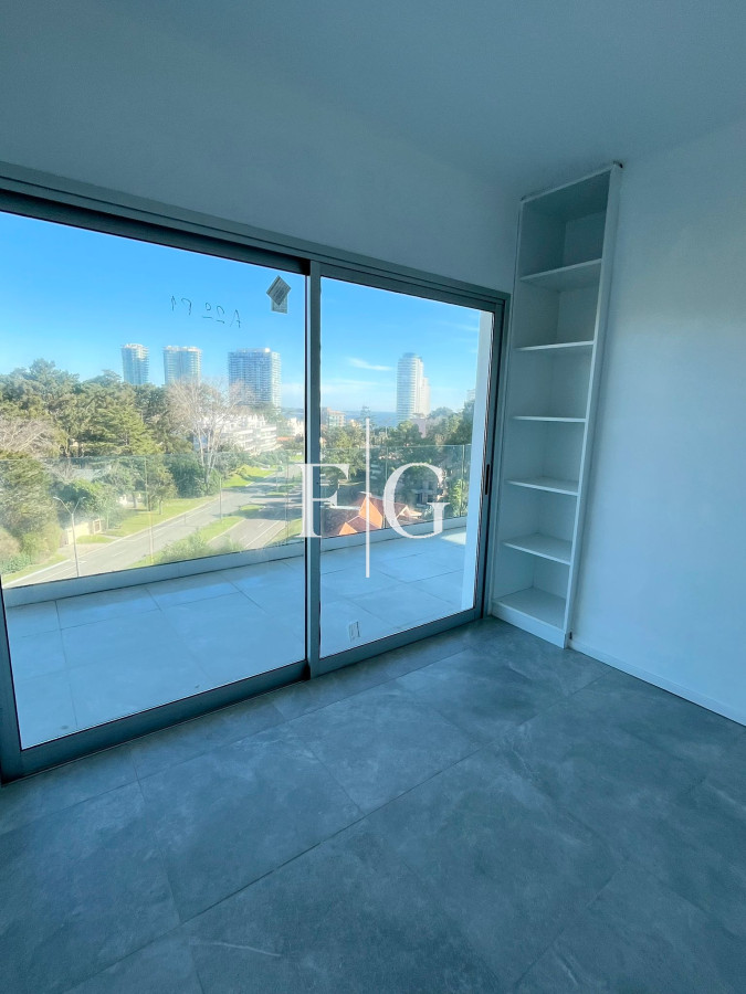 Apartamento ID.953 - ALQUILER ANUAL EN PUNTA DEL ESTE SIN MUEBLES