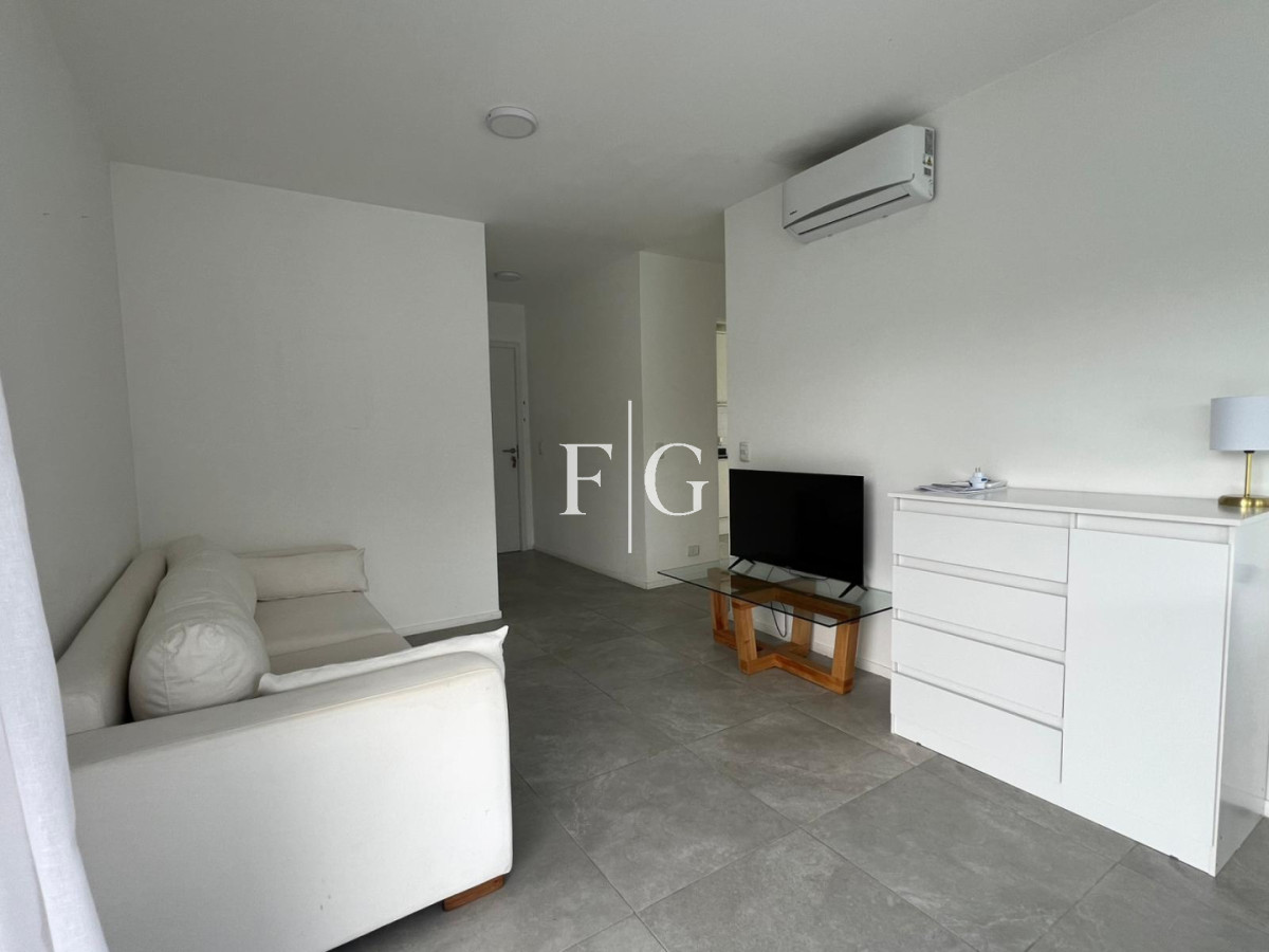 Apartamento ID.969 - ALQUILER ANUAL EN PUNTA DEL ESTE SIN MUEBLES