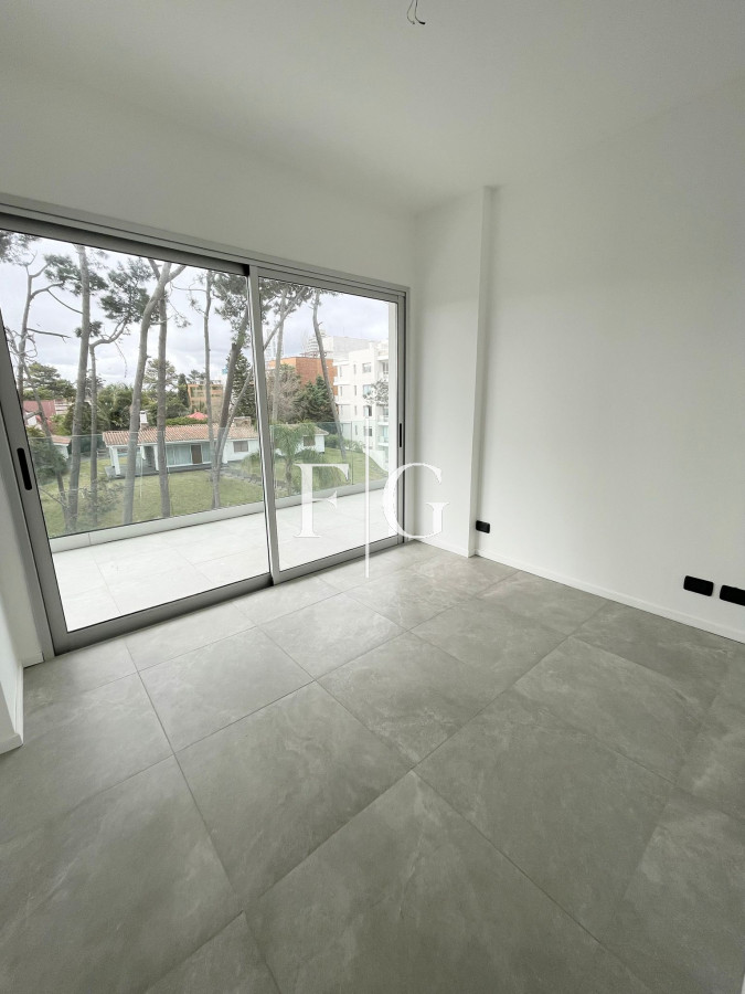 Apartamento ID.950 - ALQUILER ANUAL SIN MUEBLES EN PUNTA DEL ESTE CON O SIN MUEBLES