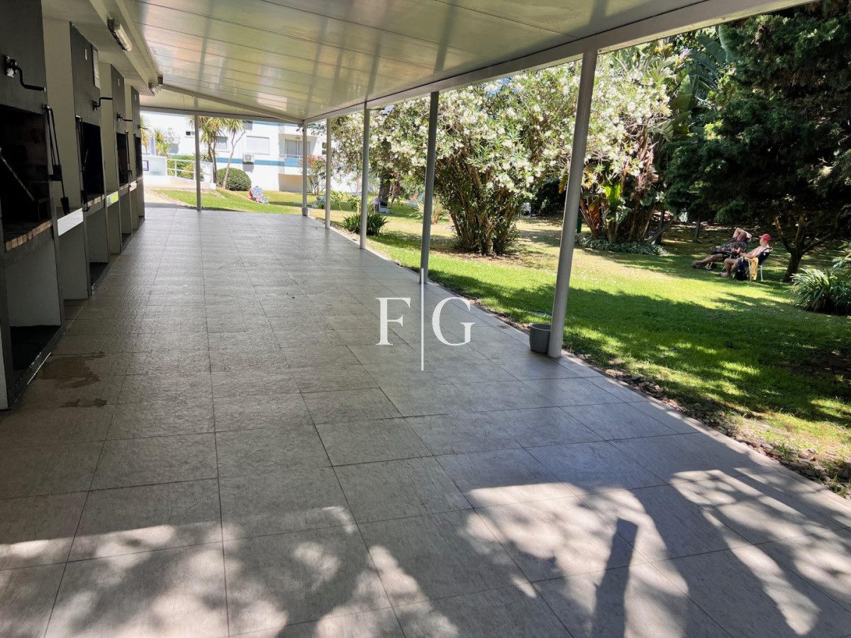 Apartamento ID.956 - Apto 2 dormitorios 2 baños, amplia terraza, garaje, excelente ubicación