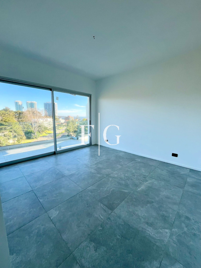 Apartamento ID.953 - ALQUILER ANUAL EN PUNTA DEL ESTE SIN MUEBLES