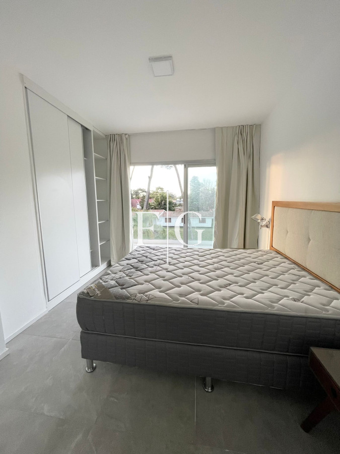 Apartamento ID.951 - ALQUILER ANUAL EN PUNTA DEL ESTE AMUEBLADO. 2 DORMITORIO + 2 BAÑOS
