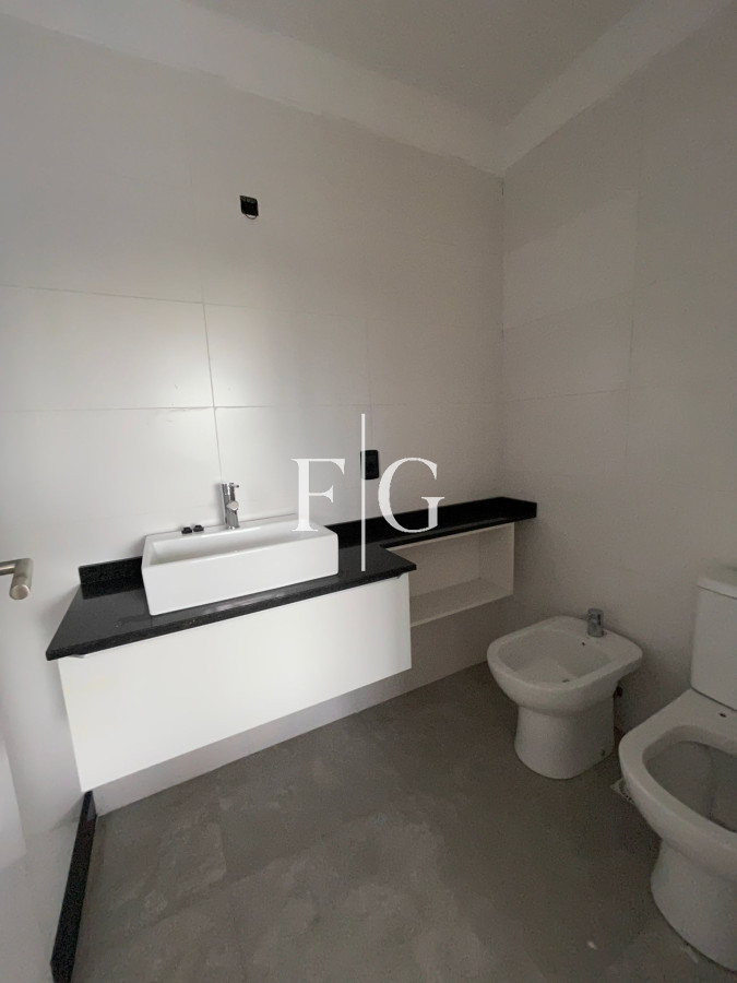 Apartamento ID.951 - ALQUILER ANUAL EN PUNTA DEL ESTE AMUEBLADO. 2 DORMITORIO + 2 BAÑOS