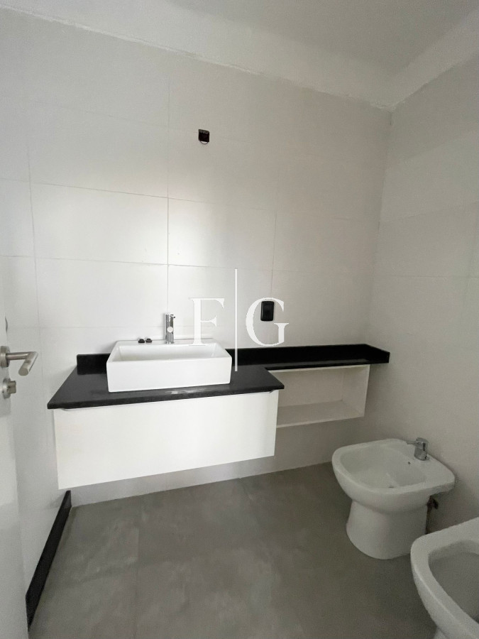 Apartamento ID.951 - ALQUILER ANUAL EN PUNTA DEL ESTE AMUEBLADO. 2 DORMITORIO + 2 BAÑOS