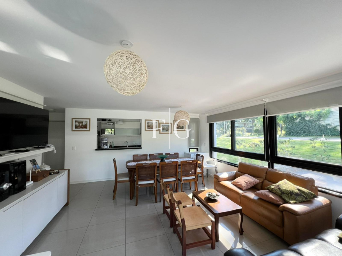 Apartamento ID.964 - VENTA CONFORTABLE APARTAMENTO EN PLANTA BAJA ZONA RESIDENCIAL 2 DORMITORIOS A PASOS DEL MAR