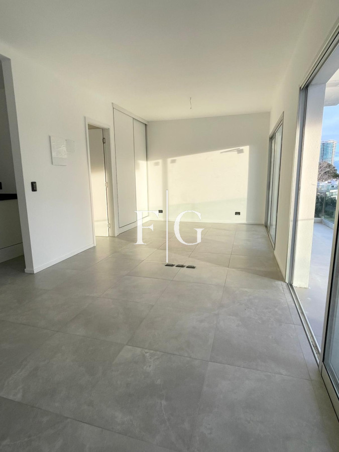 Apartamento ID.952 - MONOAMBIENTE EN VENTA Y ALQUILER ANUAL PUNTA DEL ESTE