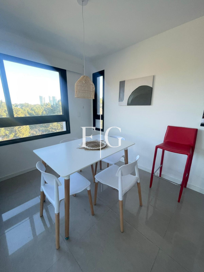 Apartamento ID.933 - HERMOSO PENT HOUSE EN ALQUILER ANUAL EN PUNTA DEL ESTE