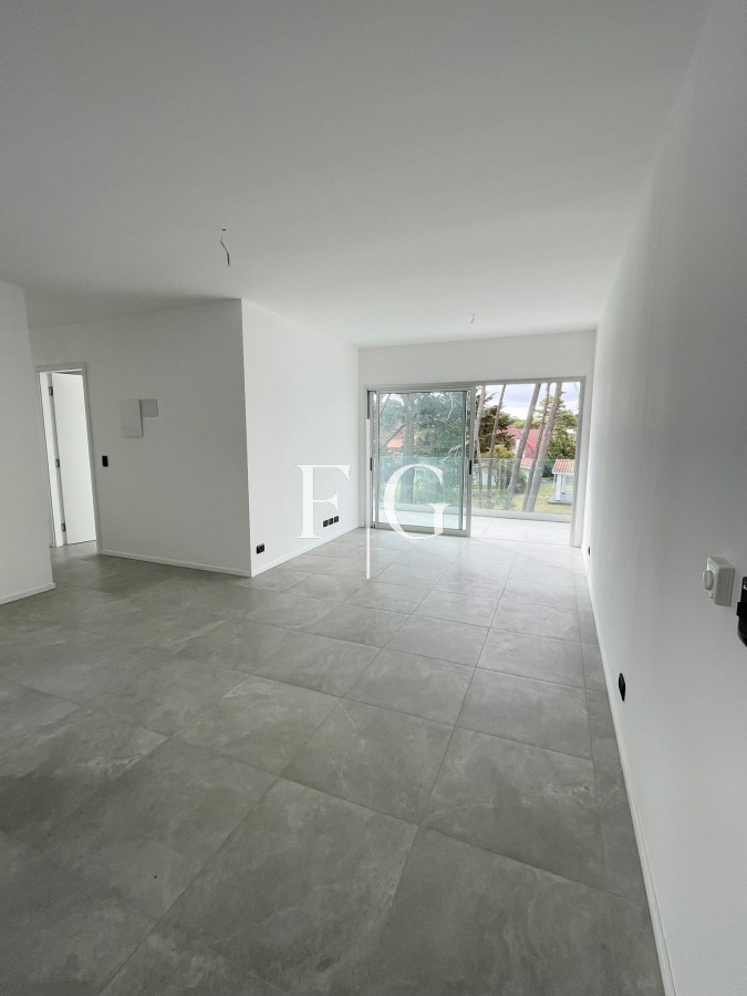 Apartamento ID.950 - ALQUILER ANUAL SIN MUEBLES EN PUNTA DEL ESTE CON O SIN MUEBLES
