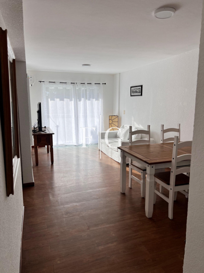 Apartamento ID.956 - Apto 2 dormitorios 2 baños, amplia terraza, garaje, excelente ubicación