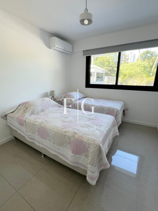 Apartamento ID.964 - VENTA CONFORTABLE APARTAMENTO EN PLANTA BAJA ZONA RESIDENCIAL 2 DORMITORIOS A PASOS DEL MAR