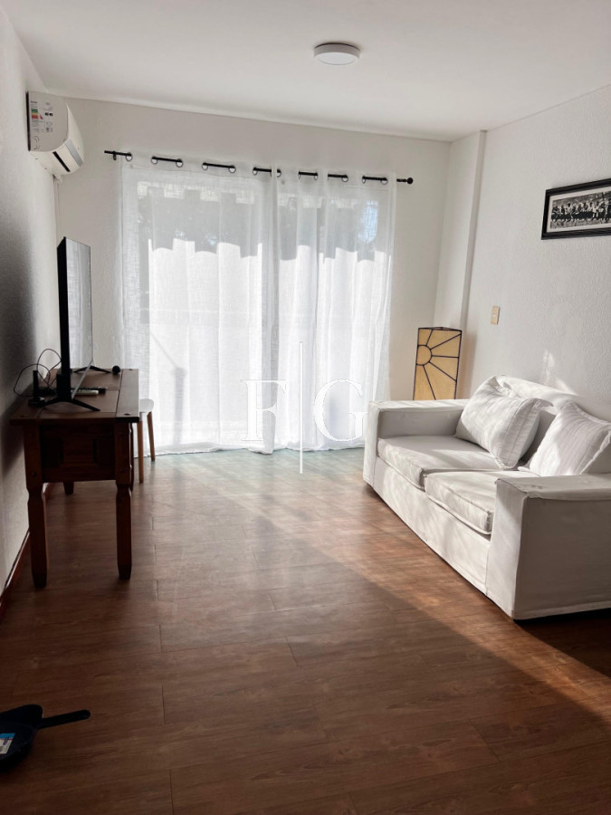 Apartamento ID.956 - Apto 2 dormitorios 2 baños, amplia terraza, garaje, excelente ubicación