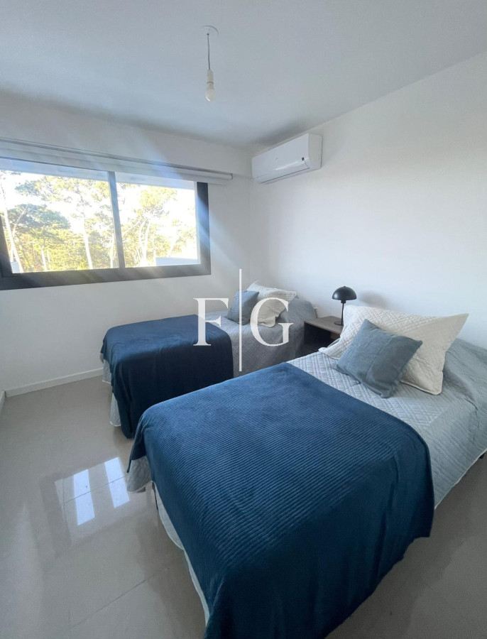 Apartamento ID.933 - HERMOSO PENT HOUSE EN ALQUILER ANUAL EN PUNTA DEL ESTE