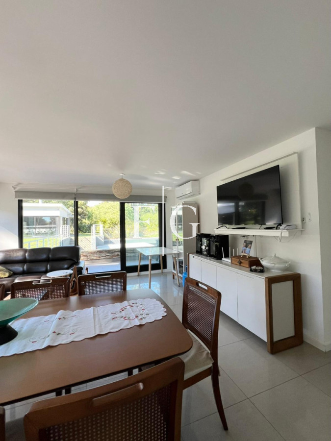 Apartamento ID.964 - VENTA CONFORTABLE APARTAMENTO EN PLANTA BAJA ZONA RESIDENCIAL 2 DORMITORIOS A PASOS DEL MAR