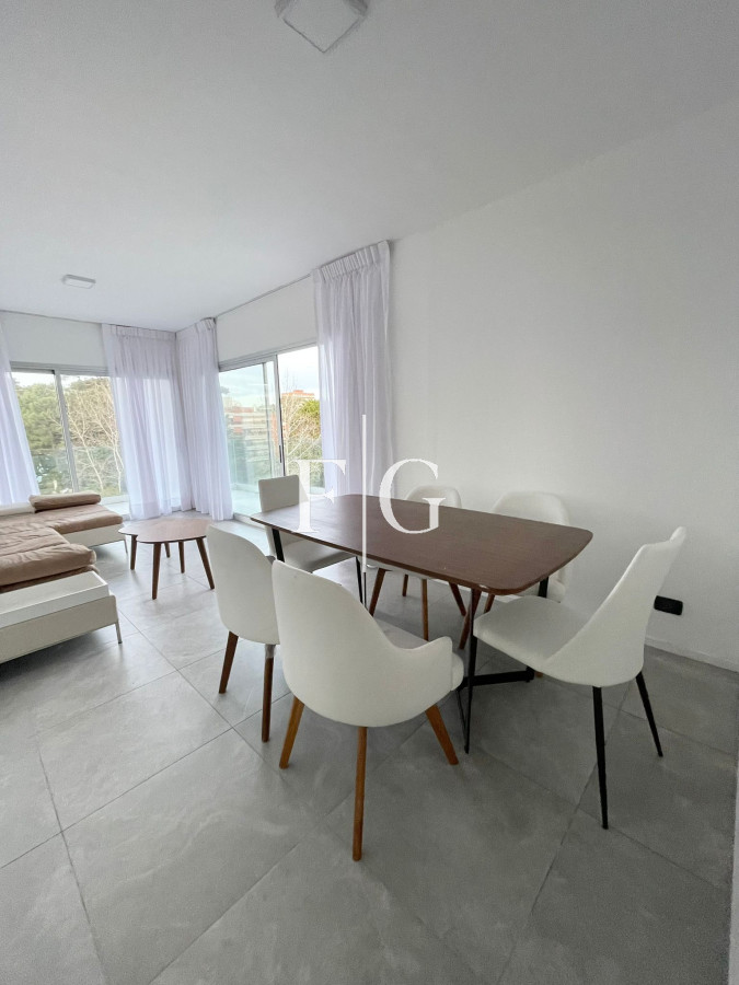 Apartamento ID.951 - ALQUILER ANUAL EN PUNTA DEL ESTE AMUEBLADO. 2 DORMITORIO + 2 BAÑOS
