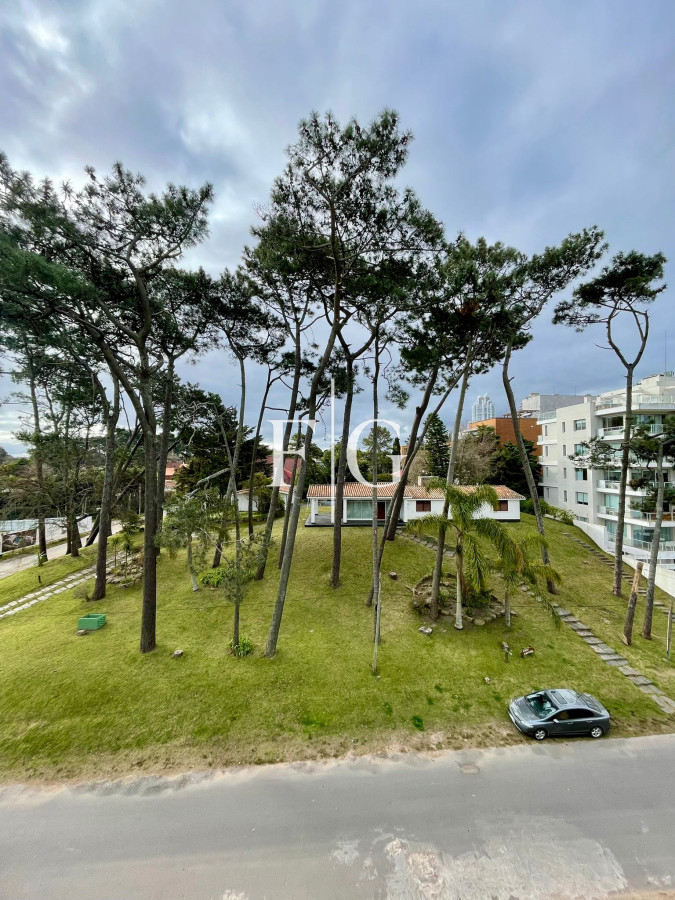 Apartamento ID.950 - ALQUILER ANUAL SIN MUEBLES EN PUNTA DEL ESTE CON O SIN MUEBLES