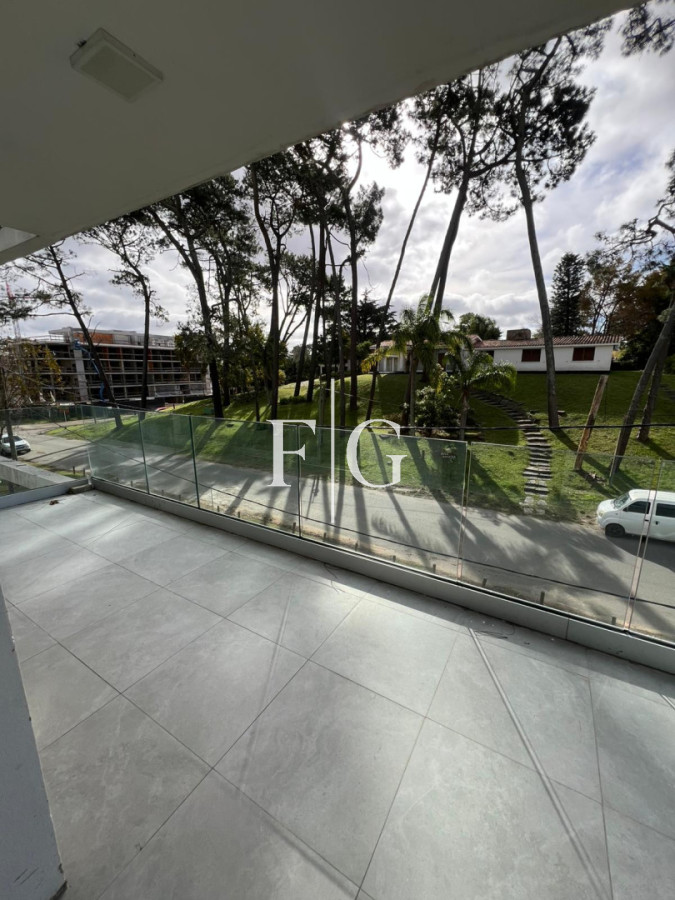 Apartamento ID.969 - ALQUILER ANUAL EN PUNTA DEL ESTE SIN MUEBLES
