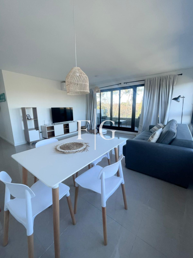Apartamento ID.933 - HERMOSO PENT HOUSE EN ALQUILER ANUAL EN PUNTA DEL ESTE