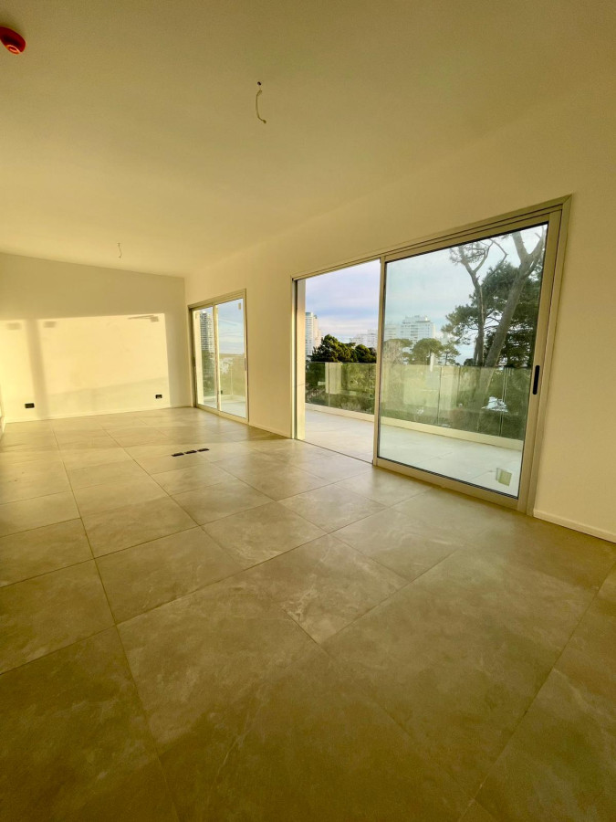MONOAMBIENTE EN VENTA Y ALQUILER ANUAL PUNTA DEL ESTE