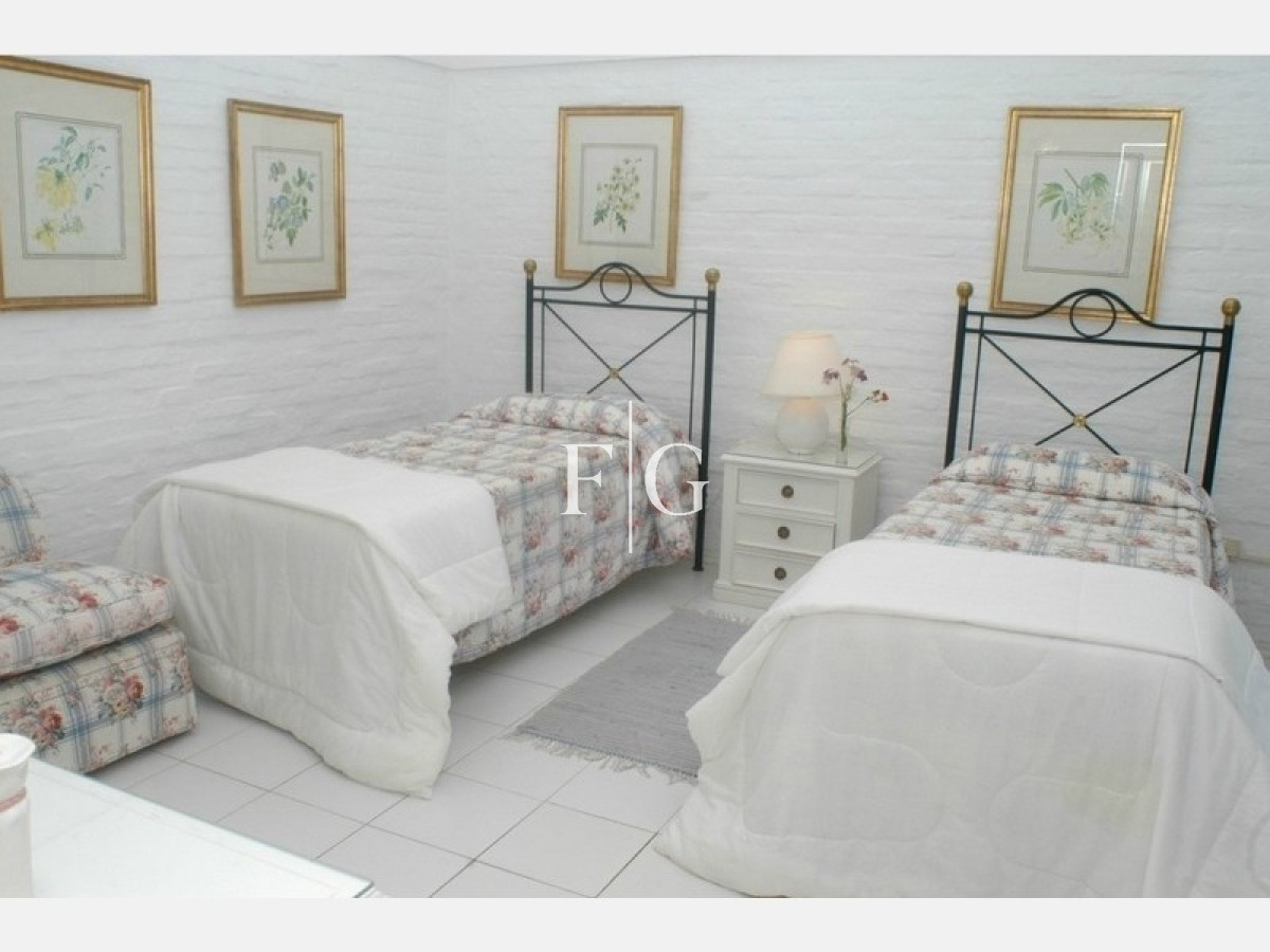Casa ID.13 - Casa en Maldonado, Jardi­n Pinares