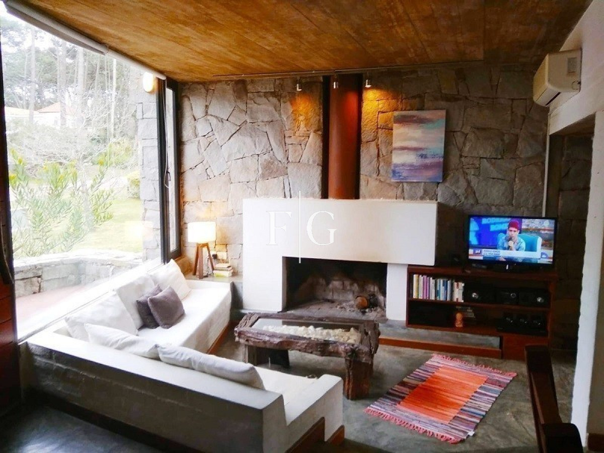 Casa ID.828 - ALQUILER ANUAL  Y TEMPORAL EN MONTOYA