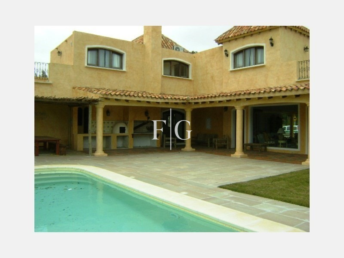Casa ID.895 - Casa en Maldonado, Jardi­n Pinares