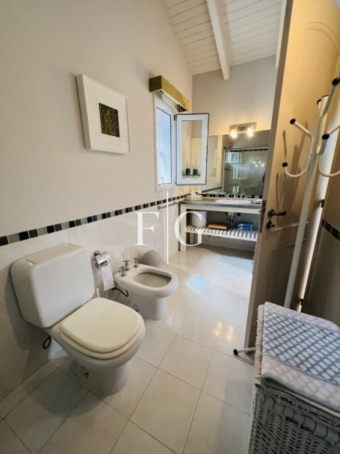 Casa ID.907 - Casa, Venta ,Rincón del Indio,Punta del Este