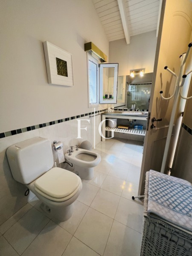 Casa ID.907 - Casa, Venta ,Rincón del Indio,Punta del Este